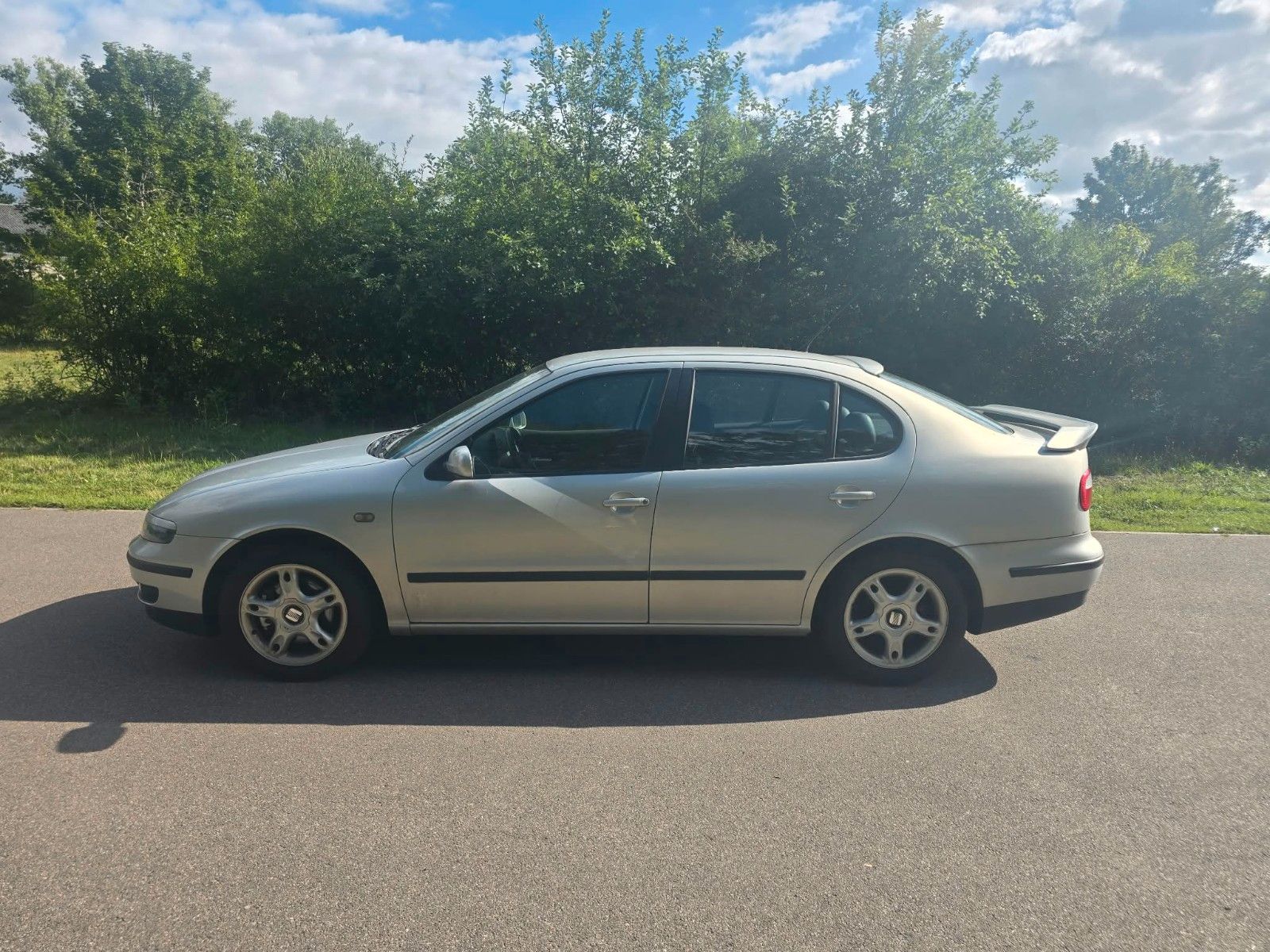 Fahrzeugabbildung SEAT Toledo Executive V5 2.3  110KW an Bastler