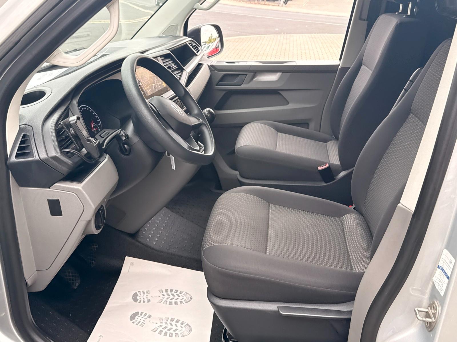 Volkswagen T6.1 2.0 TDI Transporter Kasten FWD*GR.NAVI*PDC*