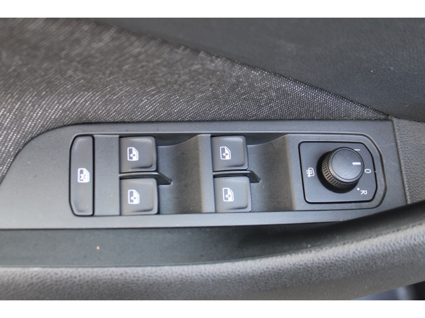 SKODA Scala Style 1.0 TSI LED GRA CarPlay StHzg DAB PD - Image 13