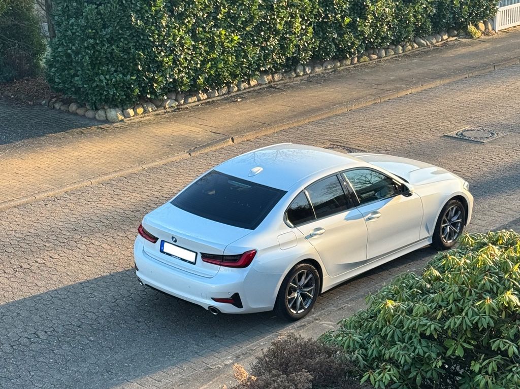 Image of BMW 320