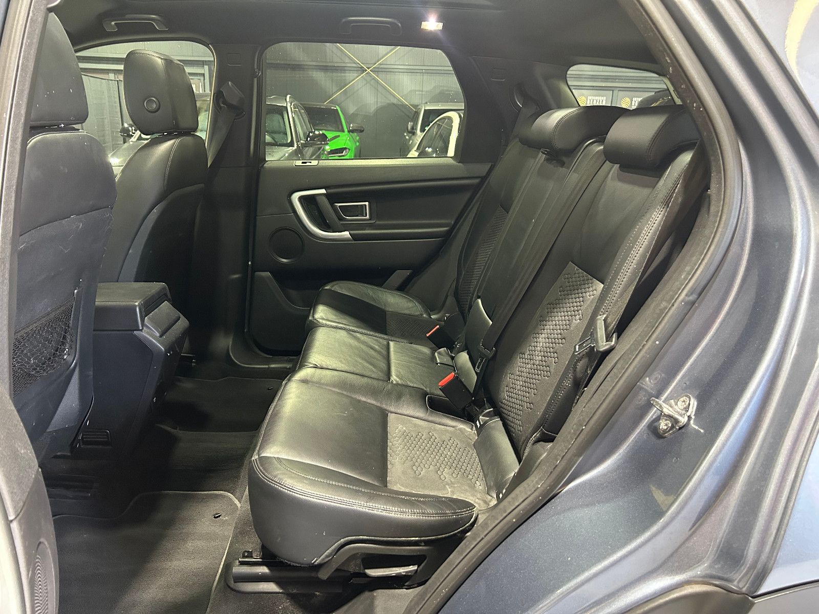 Fahrzeugabbildung Land Rover Discovery Sport SE AWD/PANO/ACC/NAVI/KAMERA/SHZ