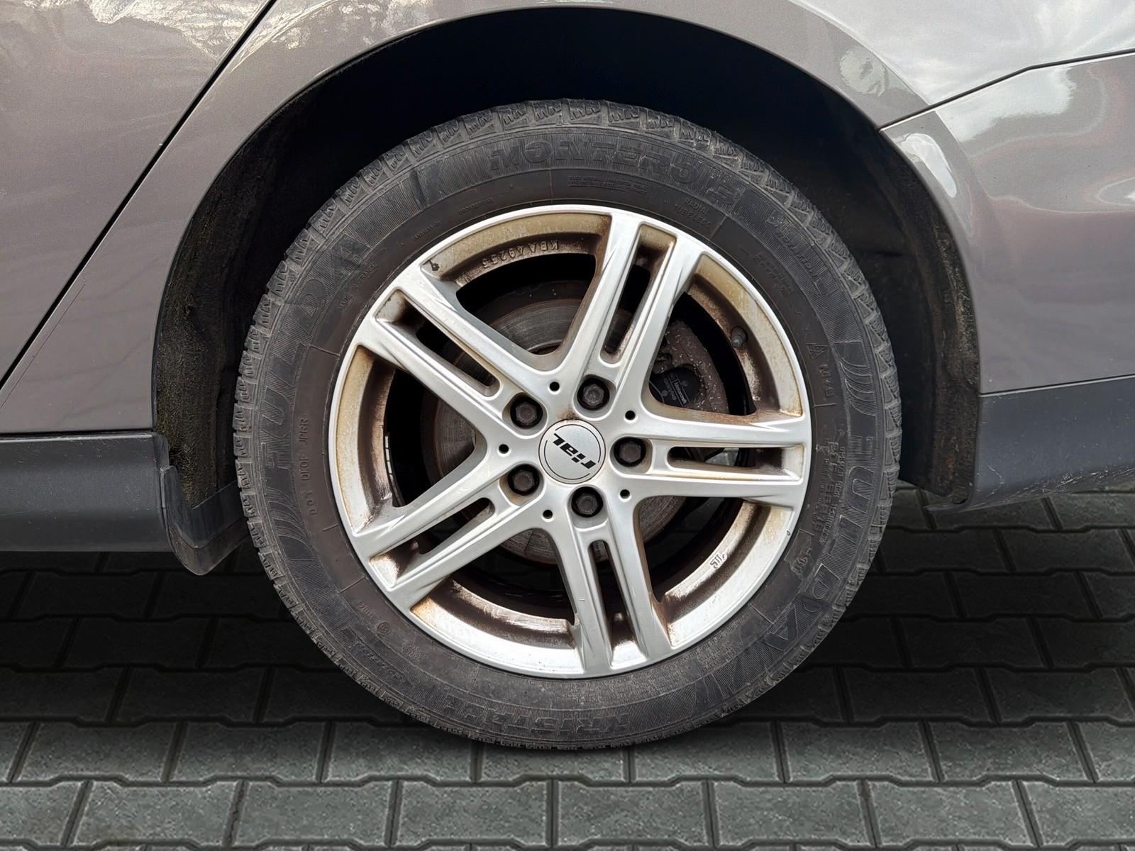 Ford Focus 2014 — photo 9