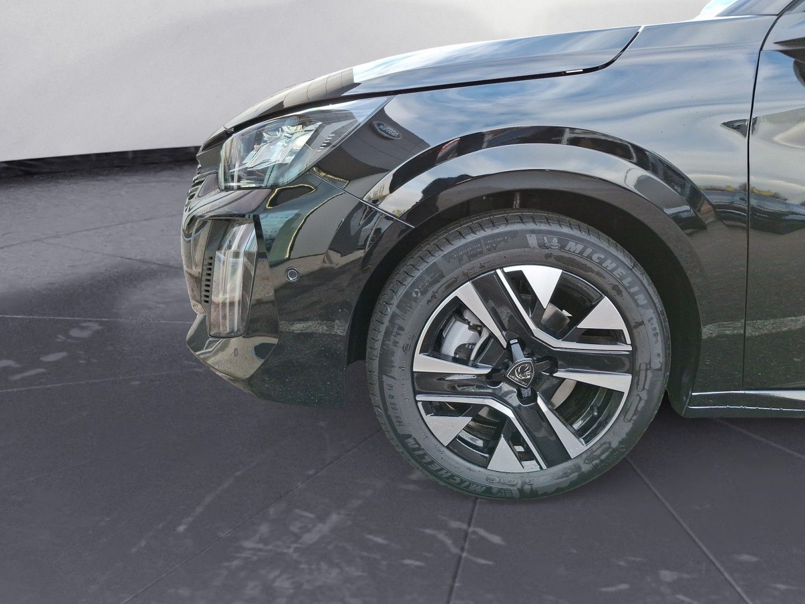 Peugeot 208 - Bild 11