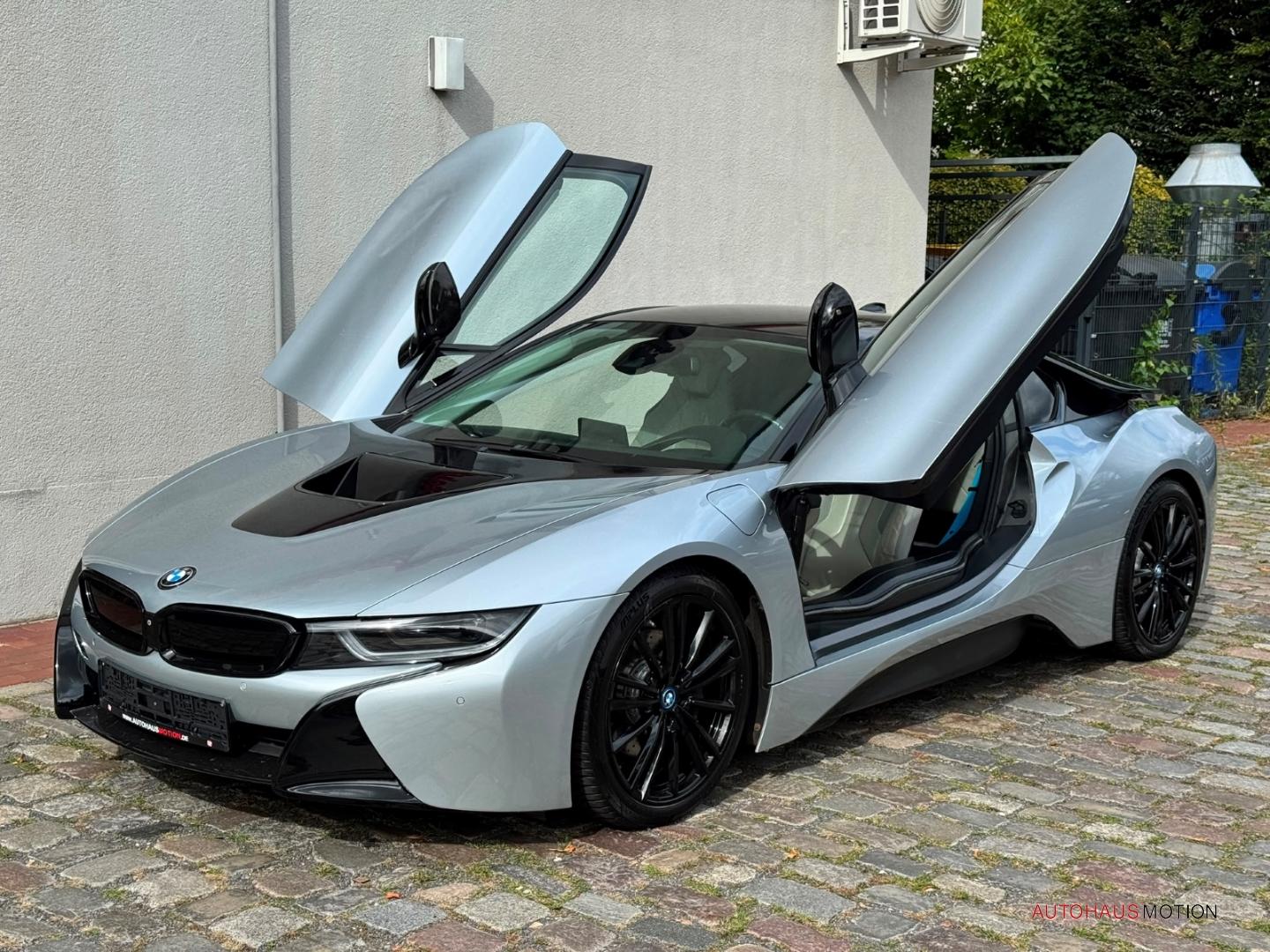 BMW i8 Coupe LED HUD SHZ LEDER KOLLISIONWARNER