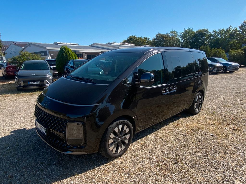 Image of Hyundai STARIA