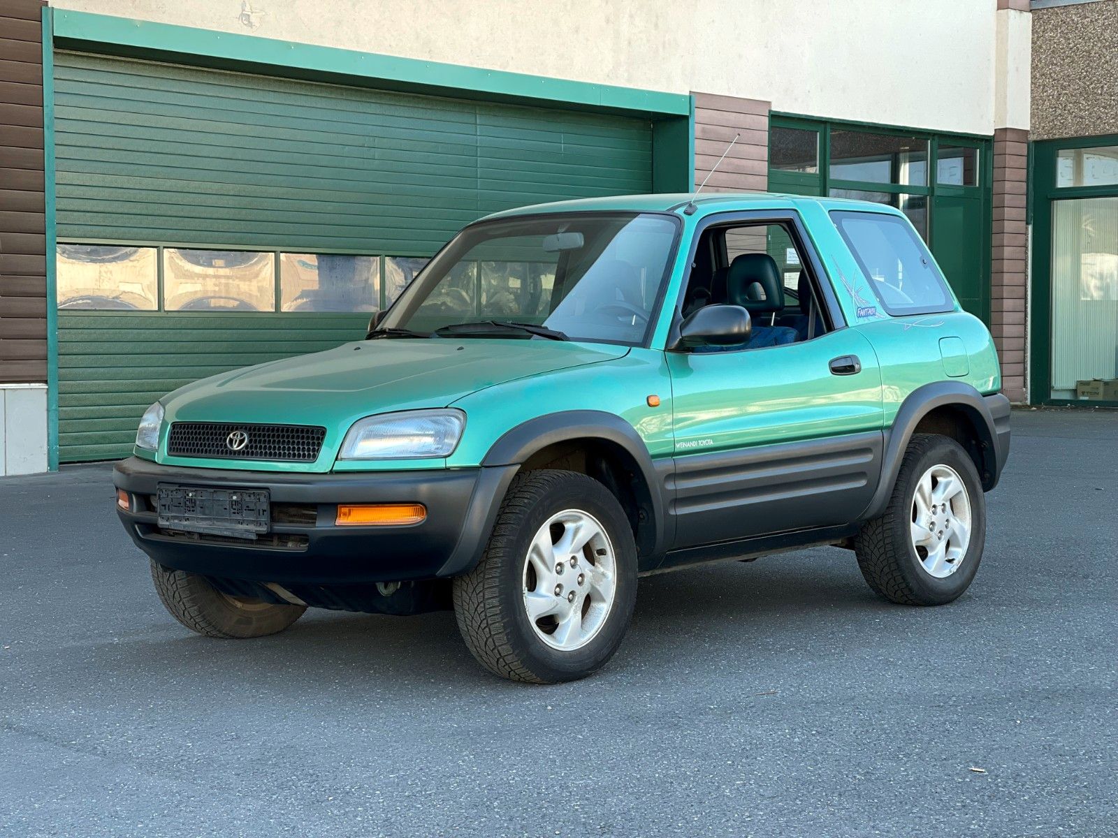 f516fa96-7cb3-45ef-97bb-9ab43322b451