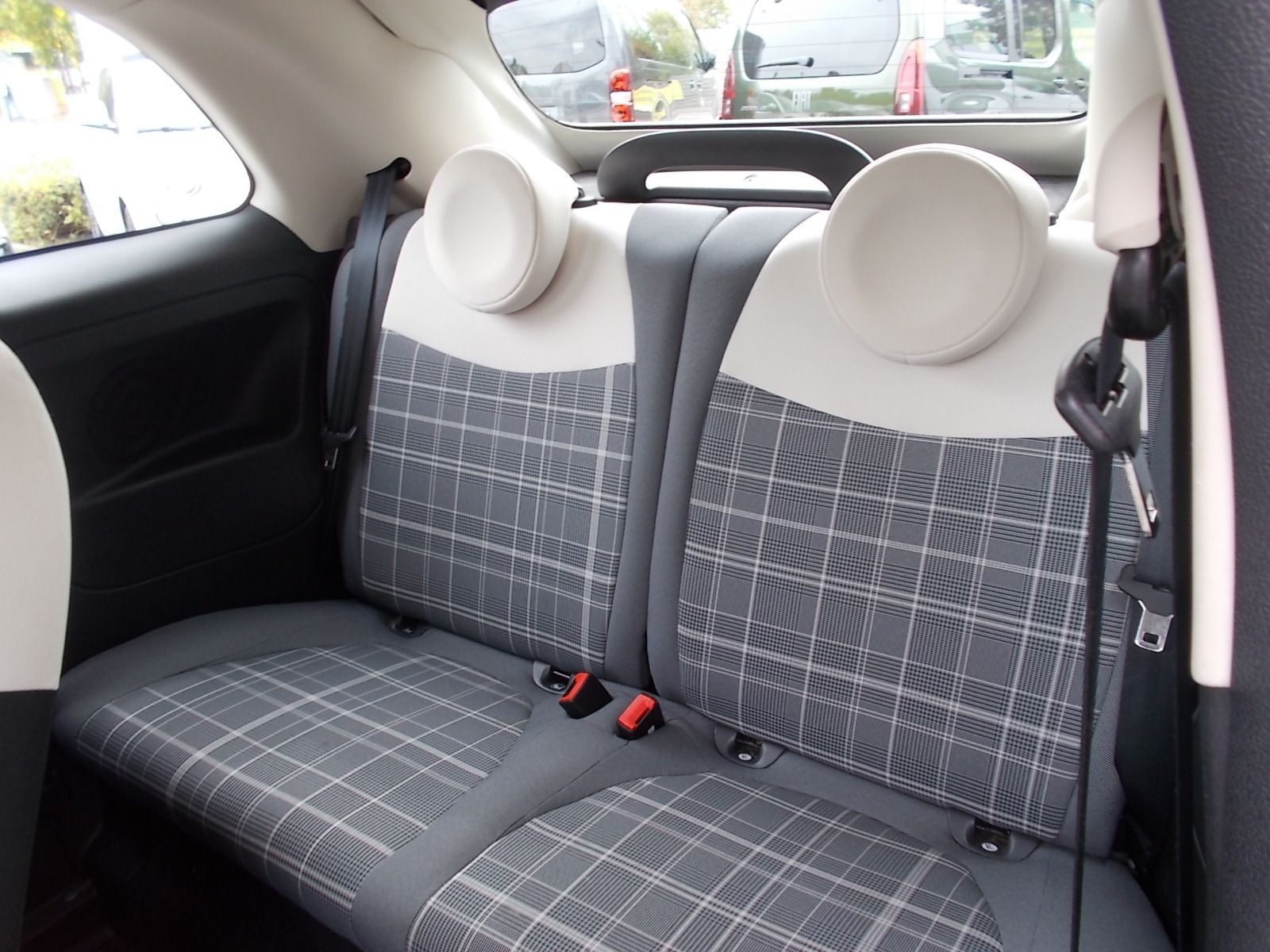 Fahrzeugabbildung Fiat 500C Lounge 1.0 Hybrid + Cabrio + DAB