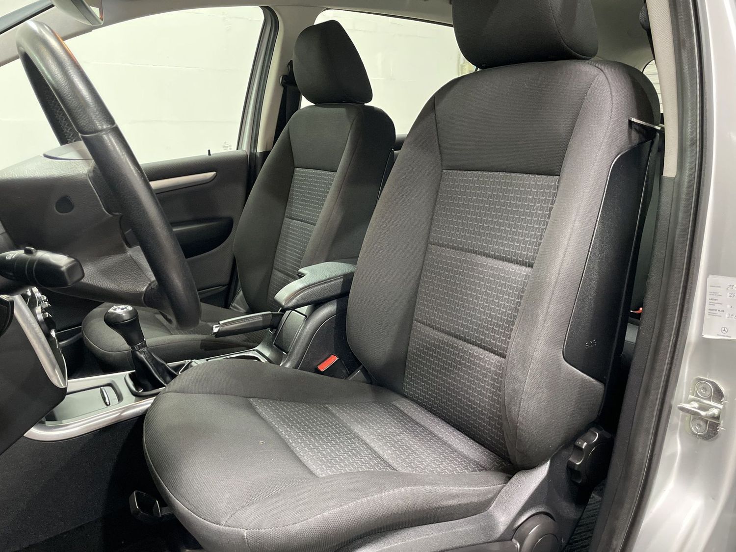 Fahrzeugabbildung Mercedes-Benz B 180 i #SHZ