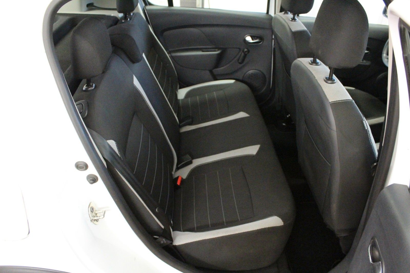 Fahrzeugabbildung Dacia Sandero TCe 90 Stepway *Media-Nav*