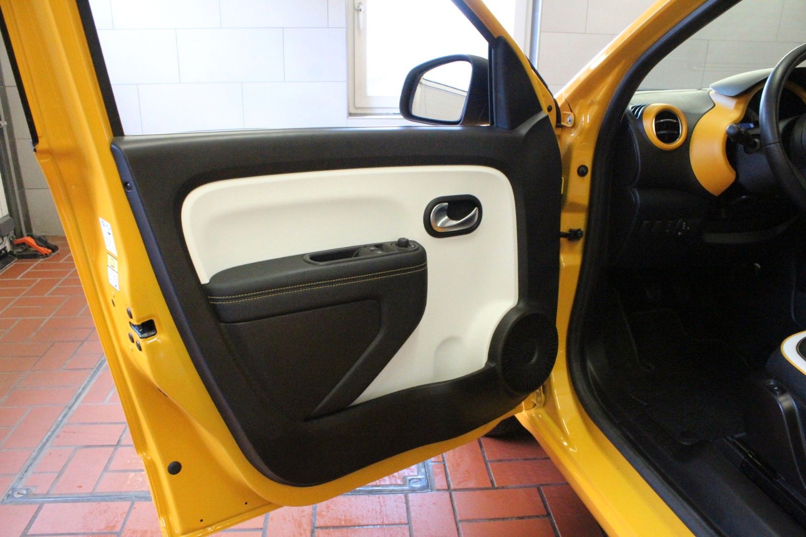 Fahrzeugabbildung Renault Twingo SCe65 Intens*Easy Link*Faltdach*