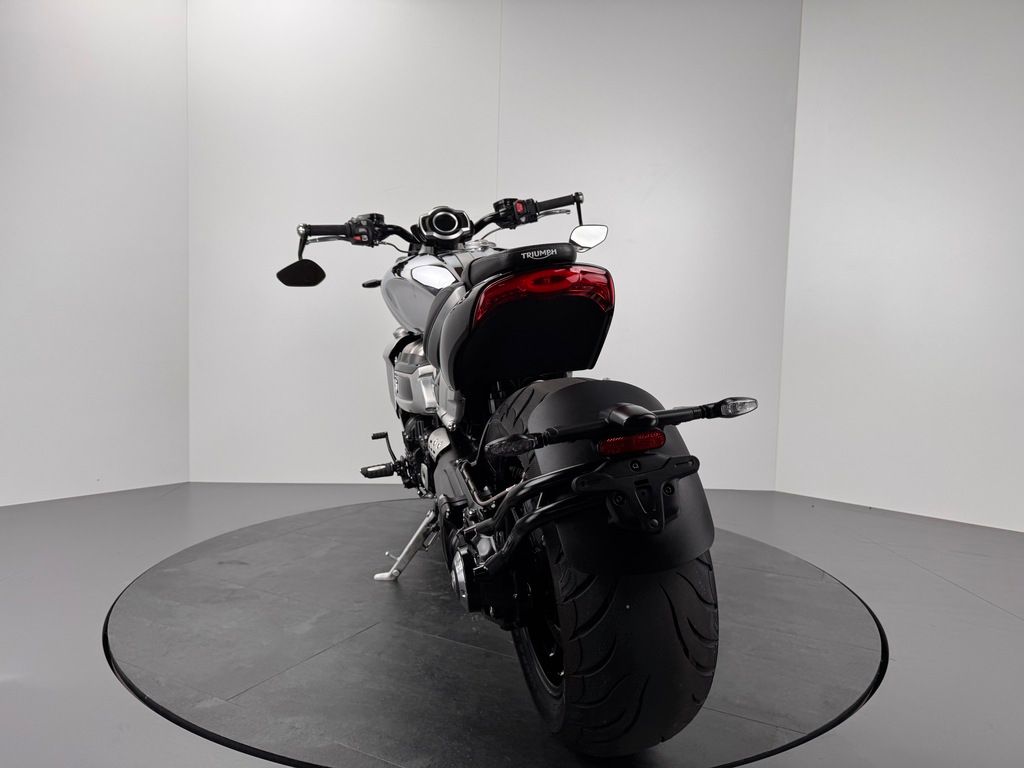 Fahrzeugabbildung Triumph ROCKET 3 R CHROME EDITION *NEUWERTIG*SERVICE NEU