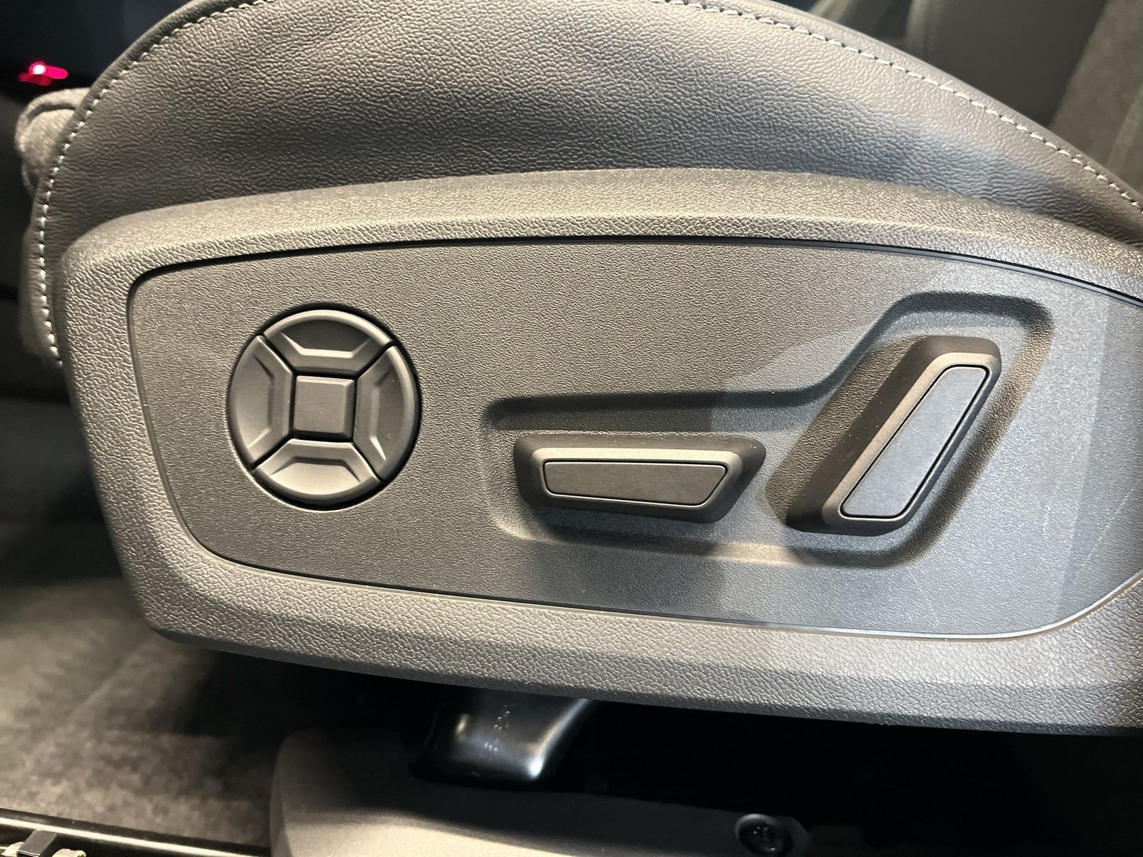 Audi Q6 e-tron quattro 360 4SHZ ACC Akustikglas foto 13