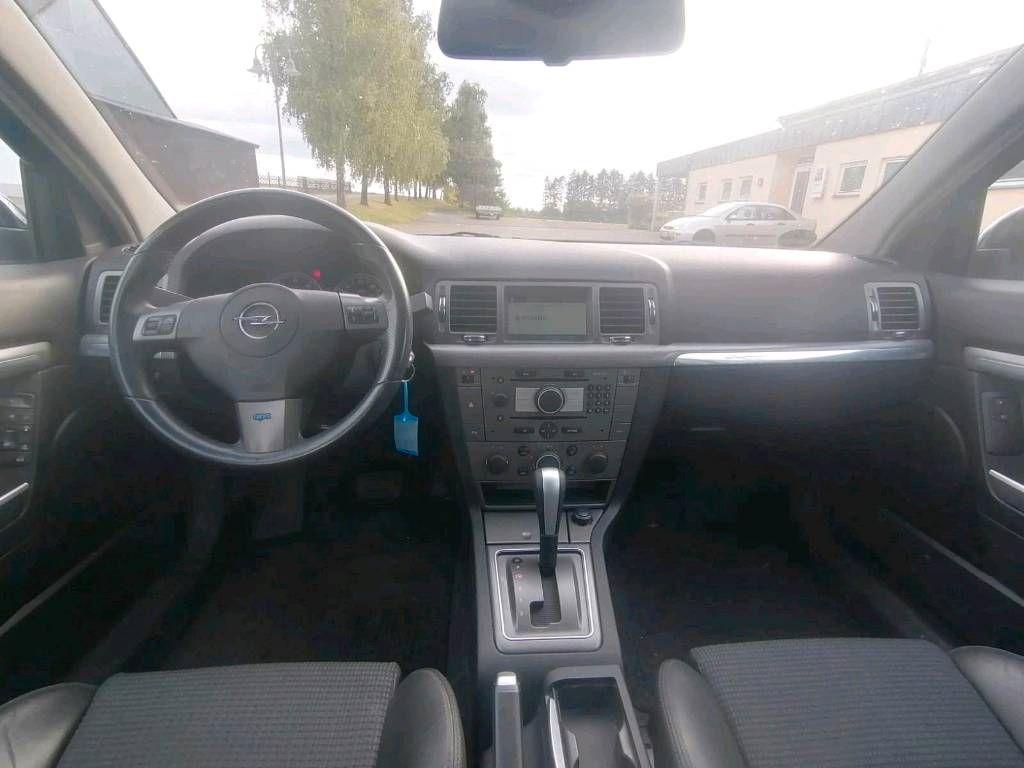 Opel Vectra 2005 — photo 14
