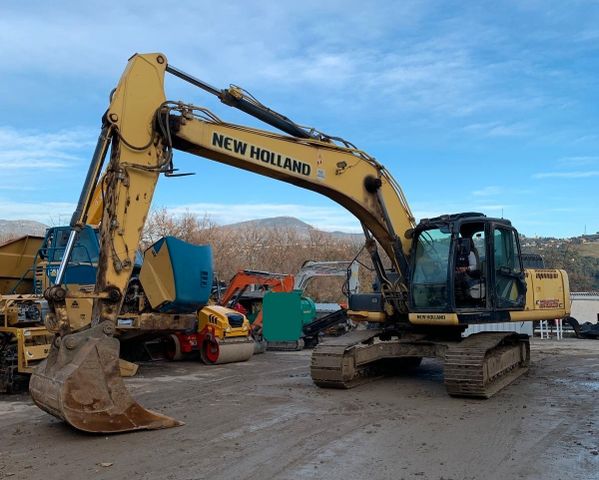 New Holland E265C *Bj2012/9000h/Klima/Hammerltg.*