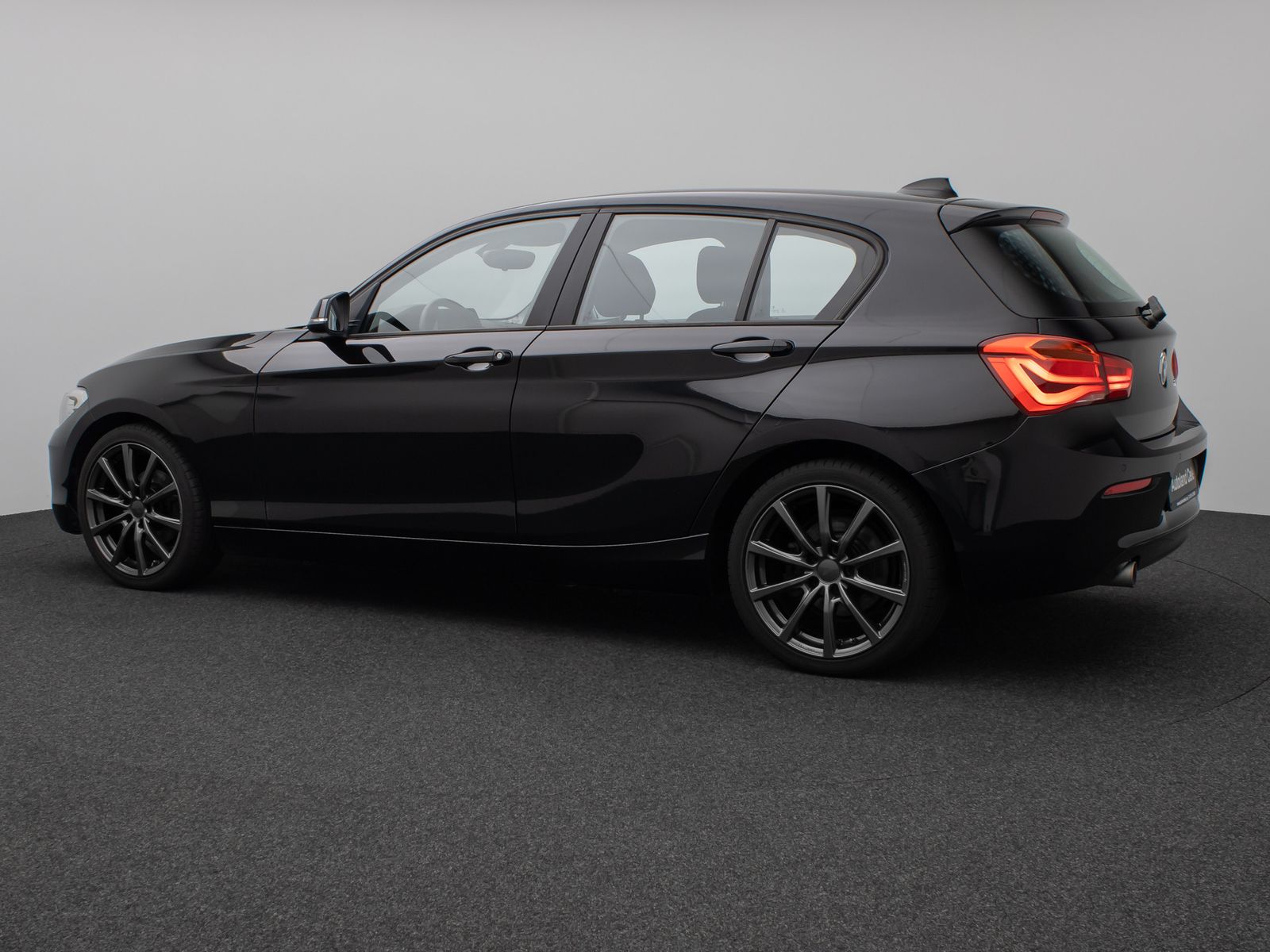 Fahrzeugabbildung BMW 118i  Sitzheizung PDChint Geschwindigkeitsreg