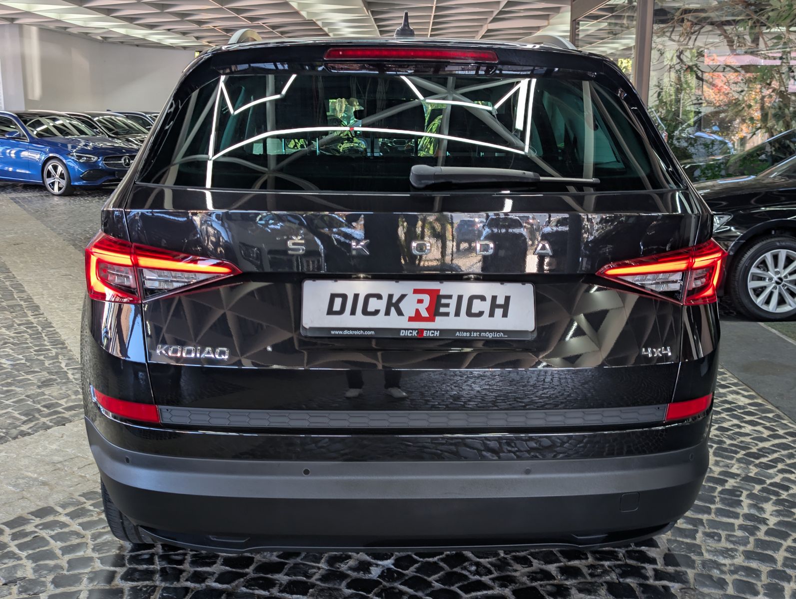 Fahrzeugabbildung SKODA Kodiaq Clever 4x4 PANO*AHK*CANTON*4xSHZ*7-Sitzer