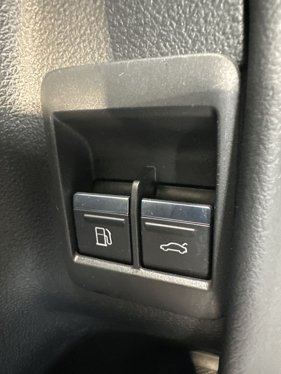 Fahrzeugabbildung Audi A6 Avant 55 TFSI e Qu S-Line NAV+MATRIX+AHK+20ZO