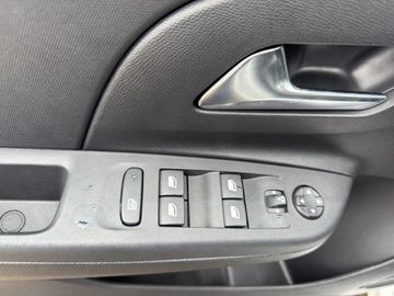 Fotografie des Opel Corsa F Kamera LED Sitz-/Lenkradheizung PDC