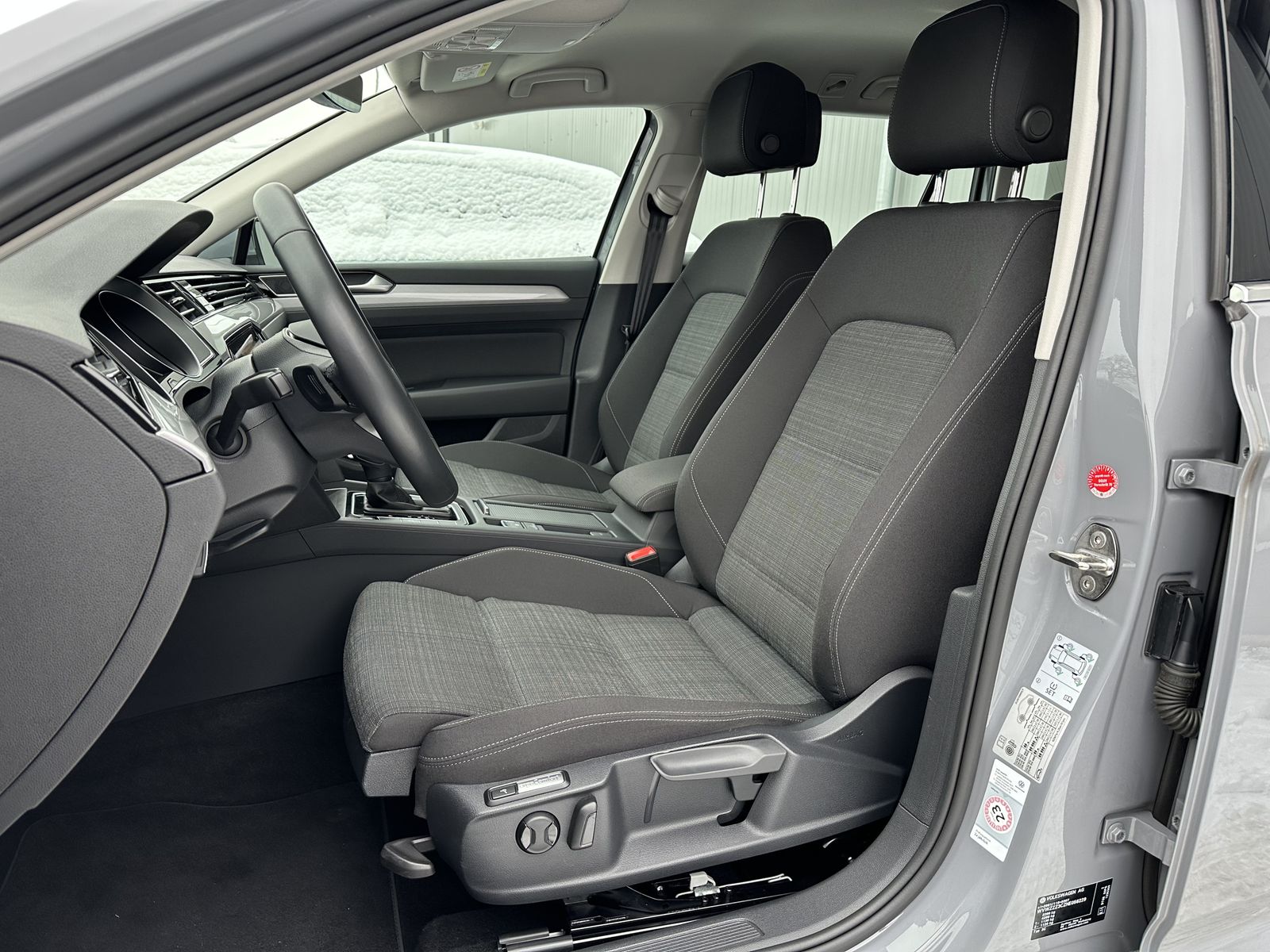 Fahrzeugabbildung Volkswagen Passat Variant 2.0 TDI DSG Business NAV+LED+ACC