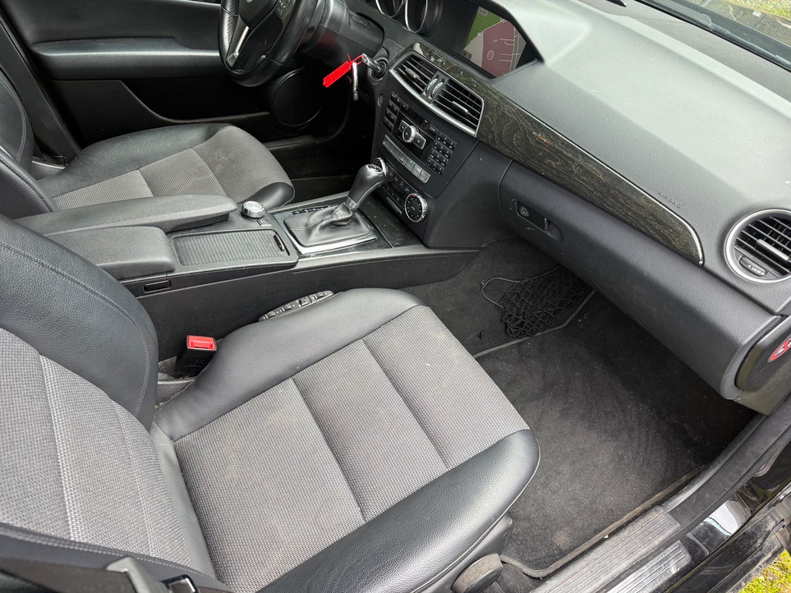 Mercedes-Benz C220 2013 — photo 16