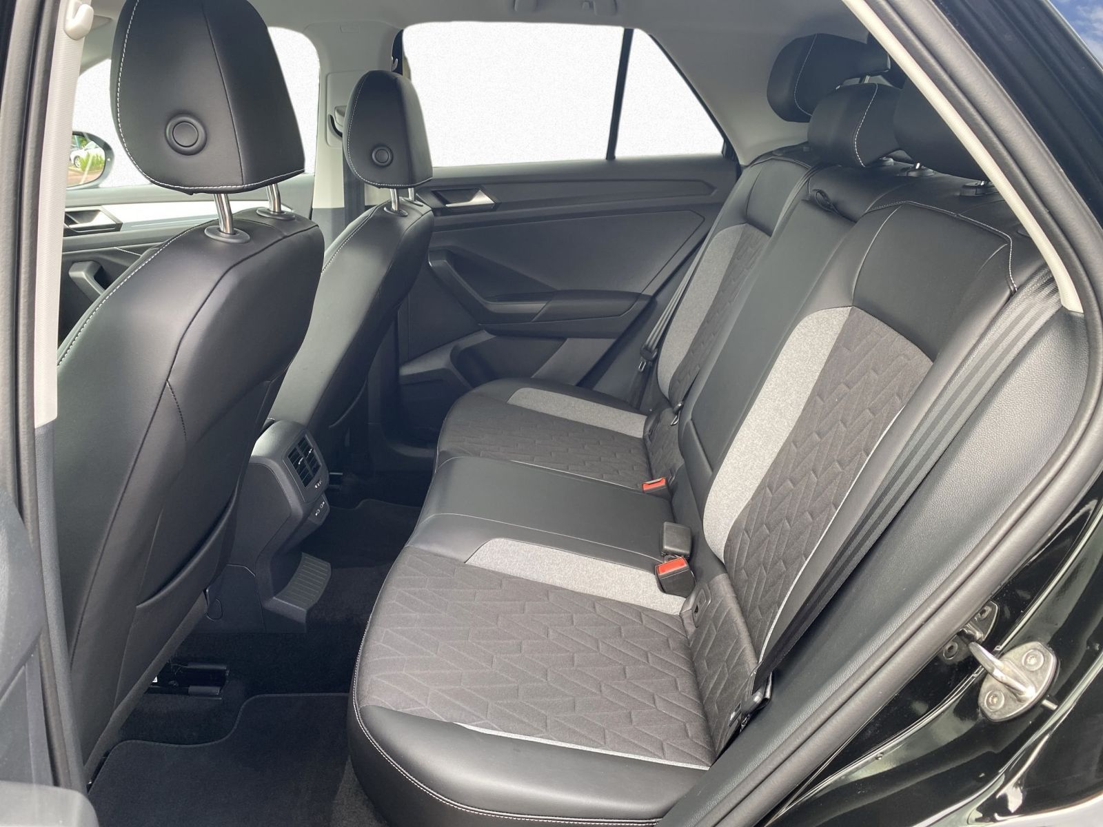 Volkswagen T-Roc - Bild 13