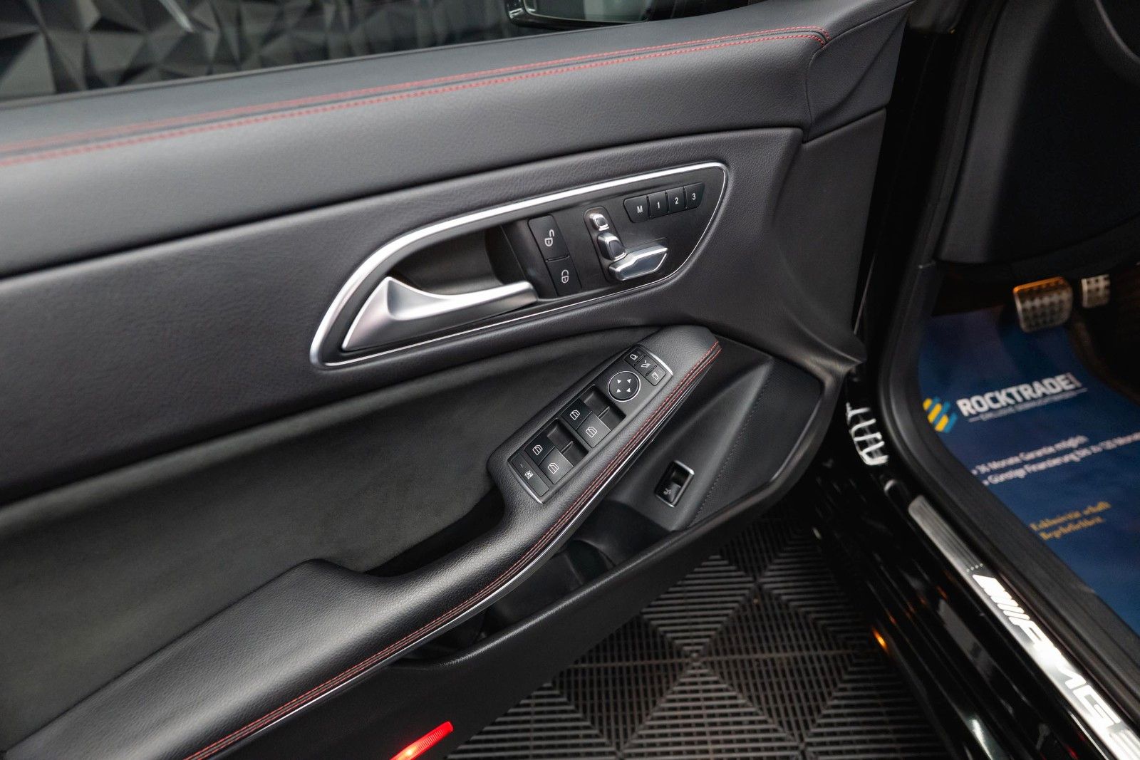 Fahrzeugabbildung Mercedes-Benz CLA 45 AMG 4Matic Performance Night *Pano*LED*