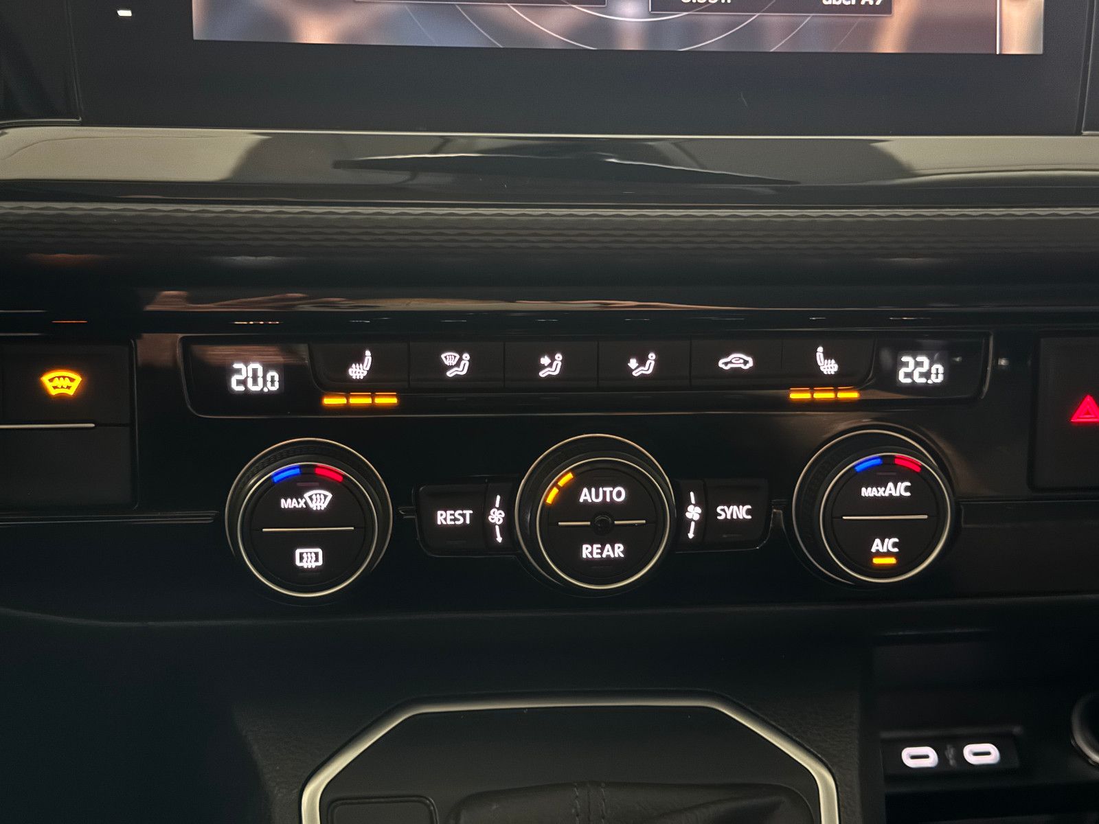 Fahrzeugabbildung Volkswagen T6.1 DSG 4MOTION IQ.DRIVE 7SITZER GENERATION SIX