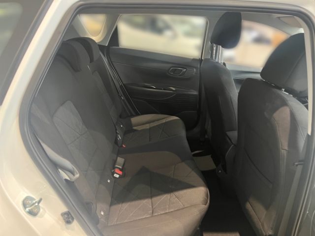 Fahrzeugabbildung Hyundai BAYON Trend 48V DCT 100 PS 1.0 17 Zoll Alu+Dachl