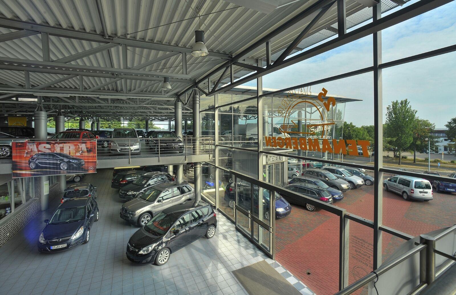 showroom-image-bottom