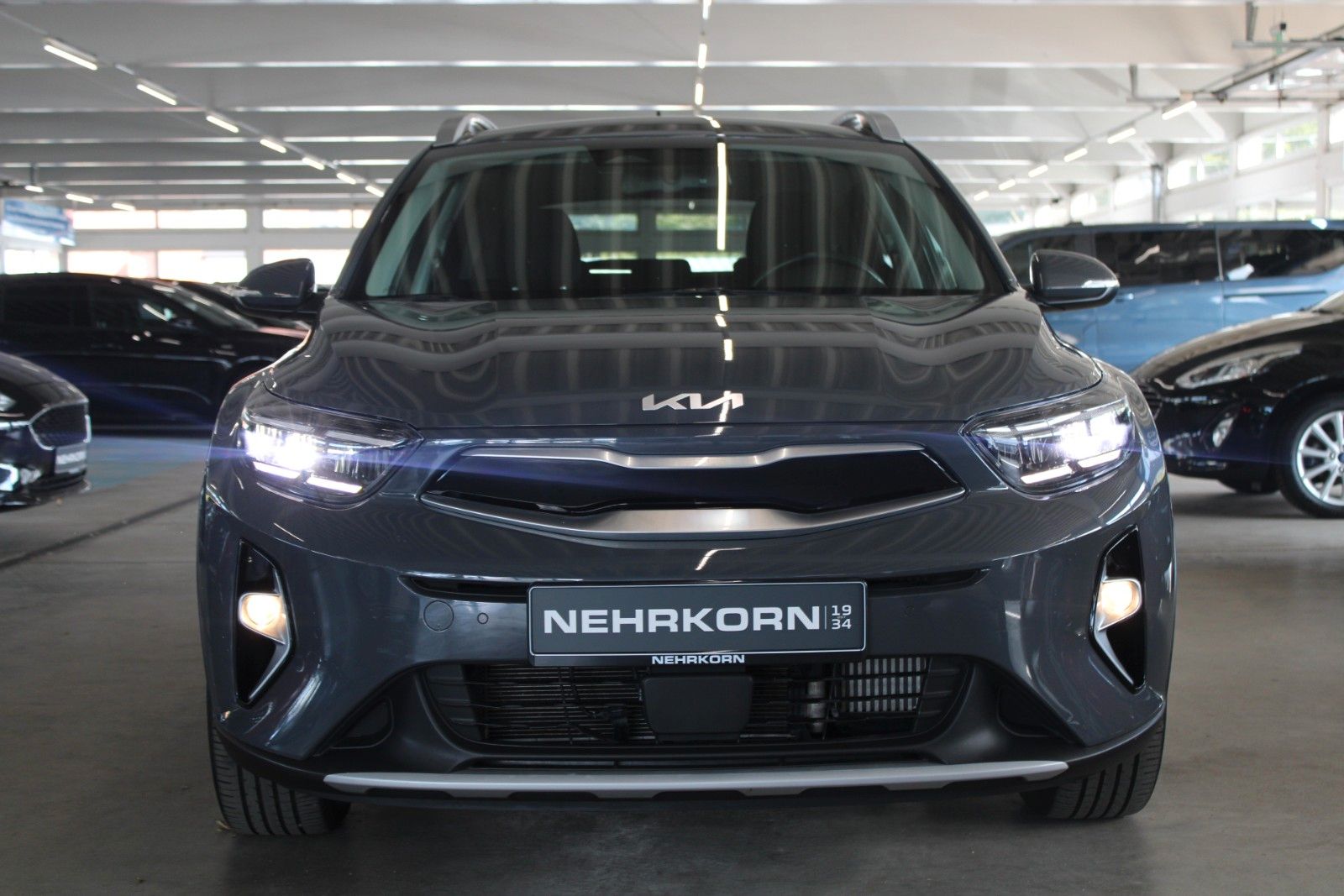 Fahrzeugabbildung Kia Stonic KLIMAAUTO Kamera PDC DAB SHZ LHZ 1.Hand