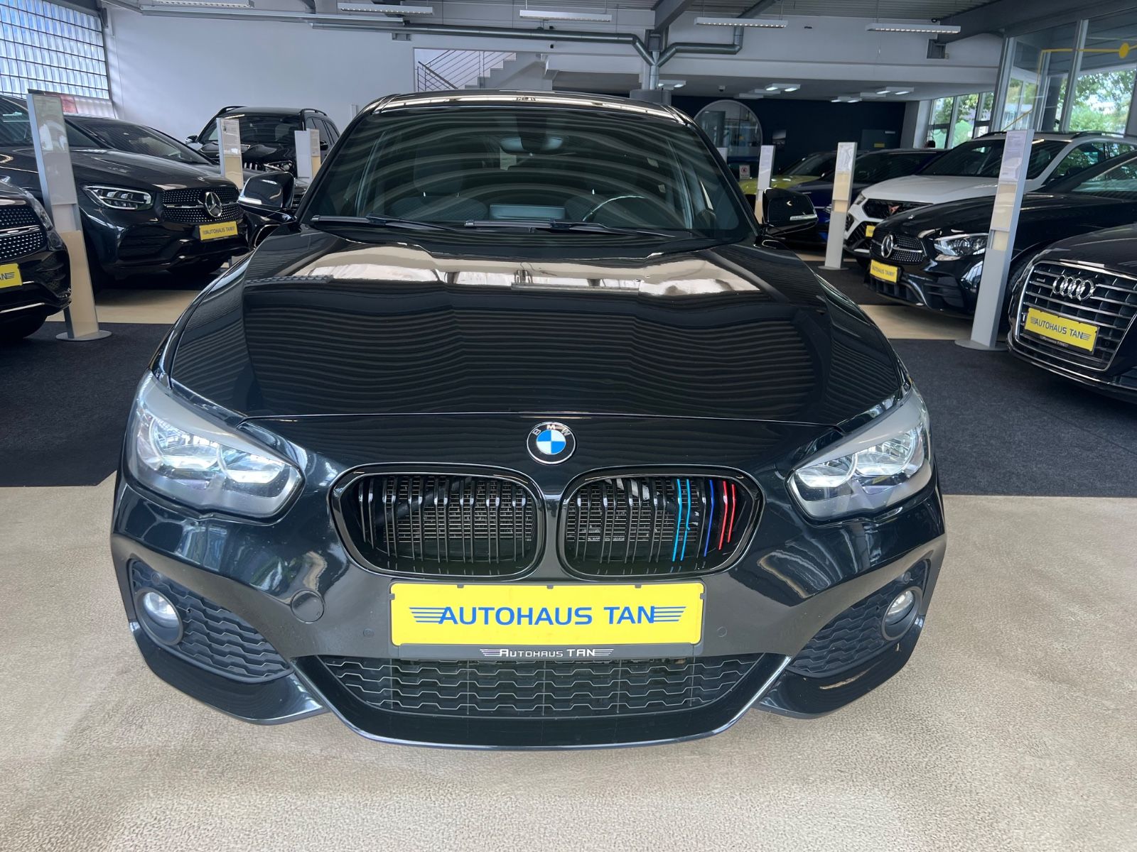 Fahrzeugabbildung BMW 120 i M Sport Paket * NAVI * SITZHEIZUNG *