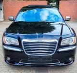 Chrysler 300C - Chrysler 300C: Schwarz