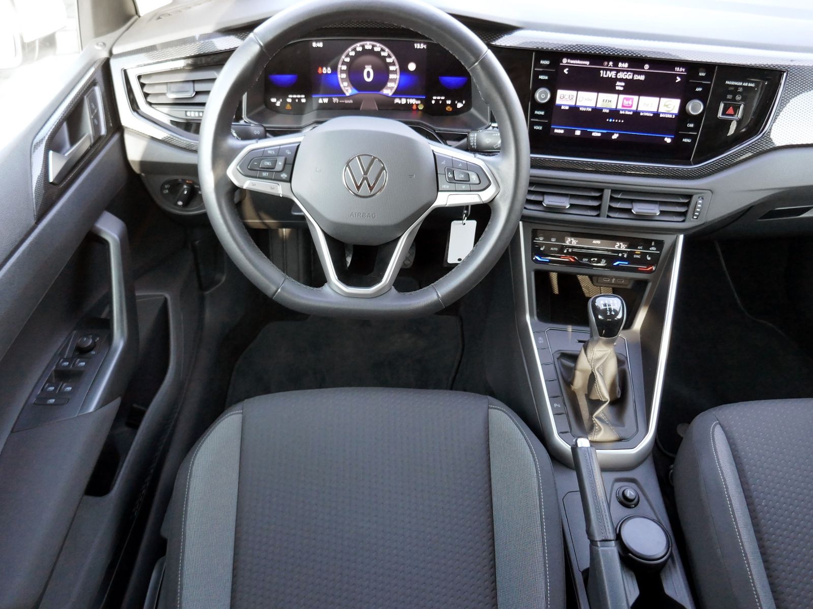 Fahrzeugabbildung Volkswagen Polo Life 1.0 MPI | LED RFK GRA Navi