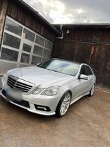 Mercedes-Benz Mercedes E500 4Matic W212 5.5 V8 AMG-Paket - gebrauchte Mercedes-Benz E 500 aus dem Jahr 2011