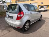 Mercedes-Benz A 180 Elegance Automatik TÜV NEU PDC - Autos aus dem Jahr 2011