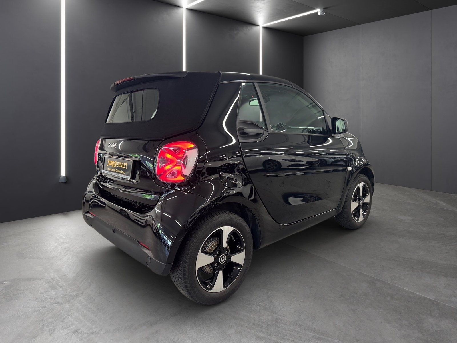 Fahrzeugabbildung Smart smart EQ cabrio Exclusive*Led*Kamera*22kW*CarPl*