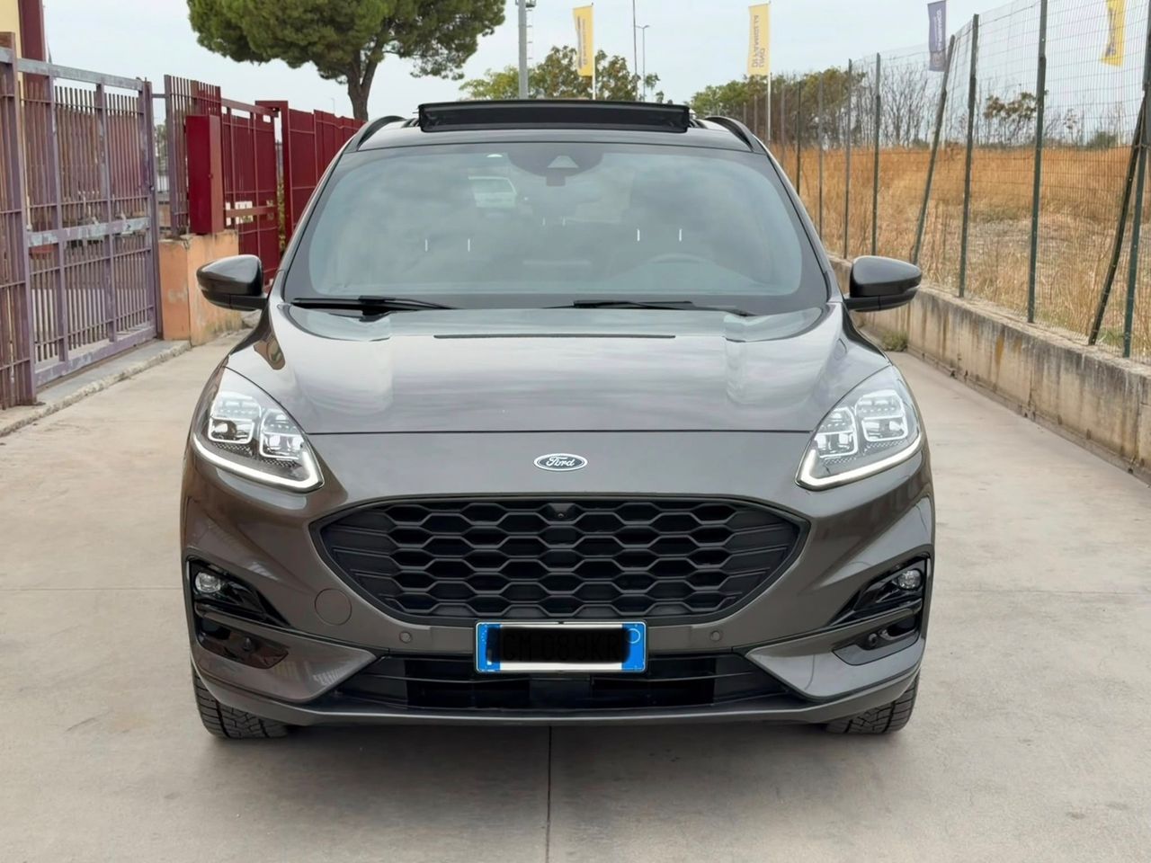 Ford Kuga 2.5 Plug In Hybrid 225 CV CVT 2WD ST-L imagem 2