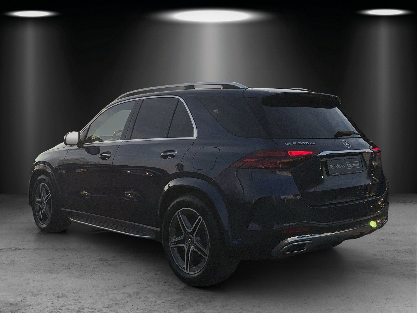 Fahrzeugabbildung Mercedes-Benz GLE350de AMG Prem DISTR Pano AIRMATIC 4xel.Sitze