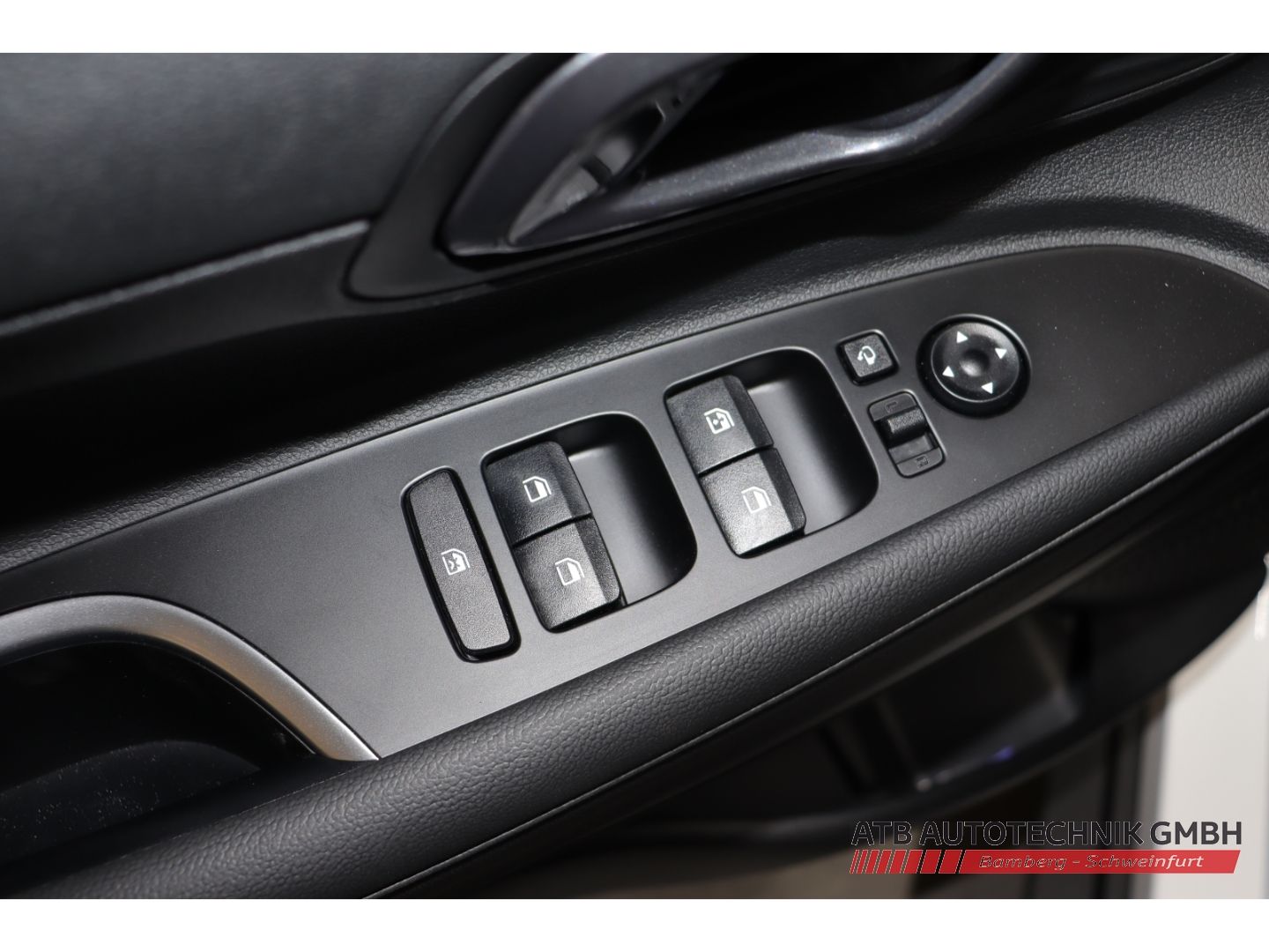 Fahrzeugabbildung Hyundai BAYON MY25 Trend 1.0 T-GDI 100 PS 7-DCT 2WD Komf