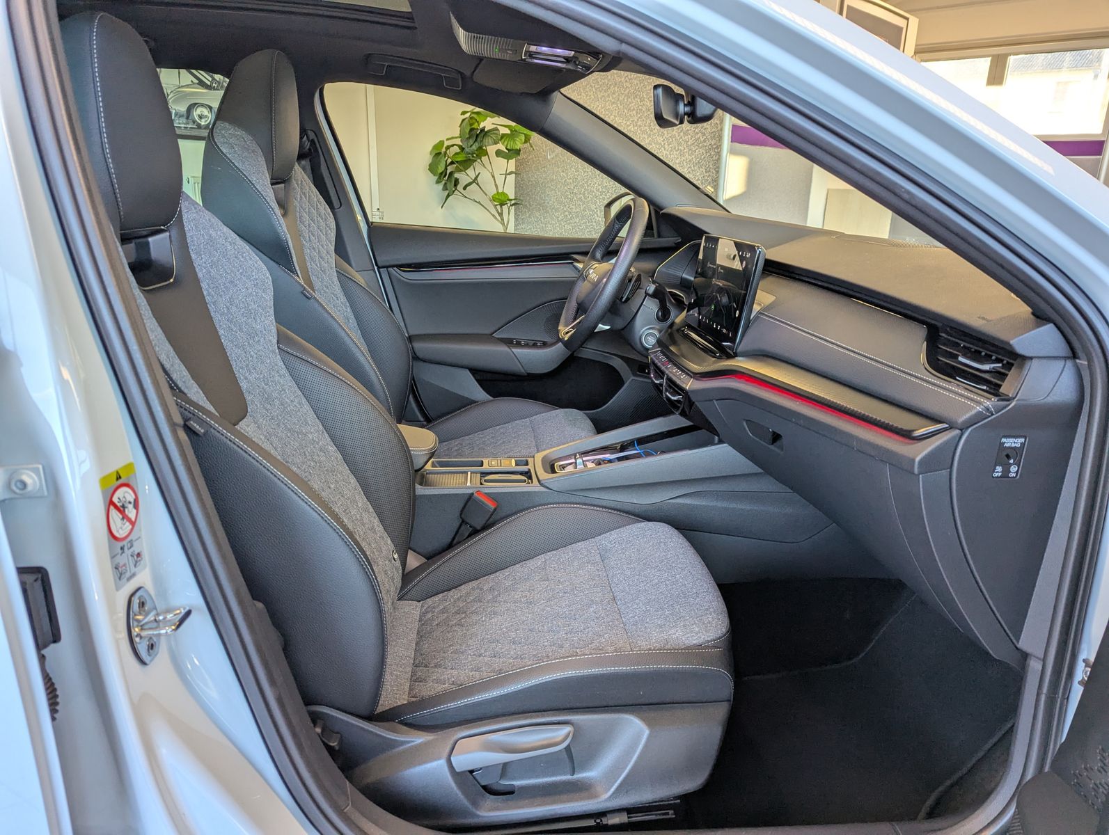 SKODA Octavia 1.5 TSI Sportline Pano Martix AHK 5J Gar - Image 15