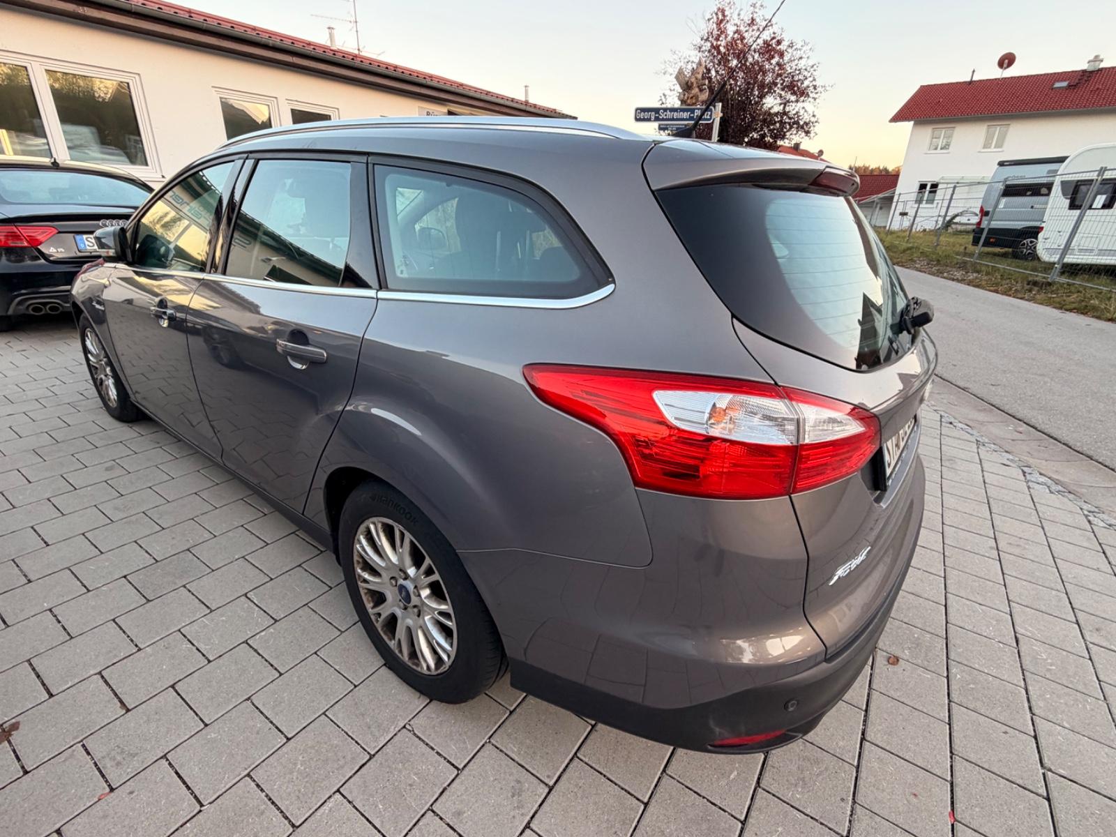 Ford Focus 2011 — photo 5