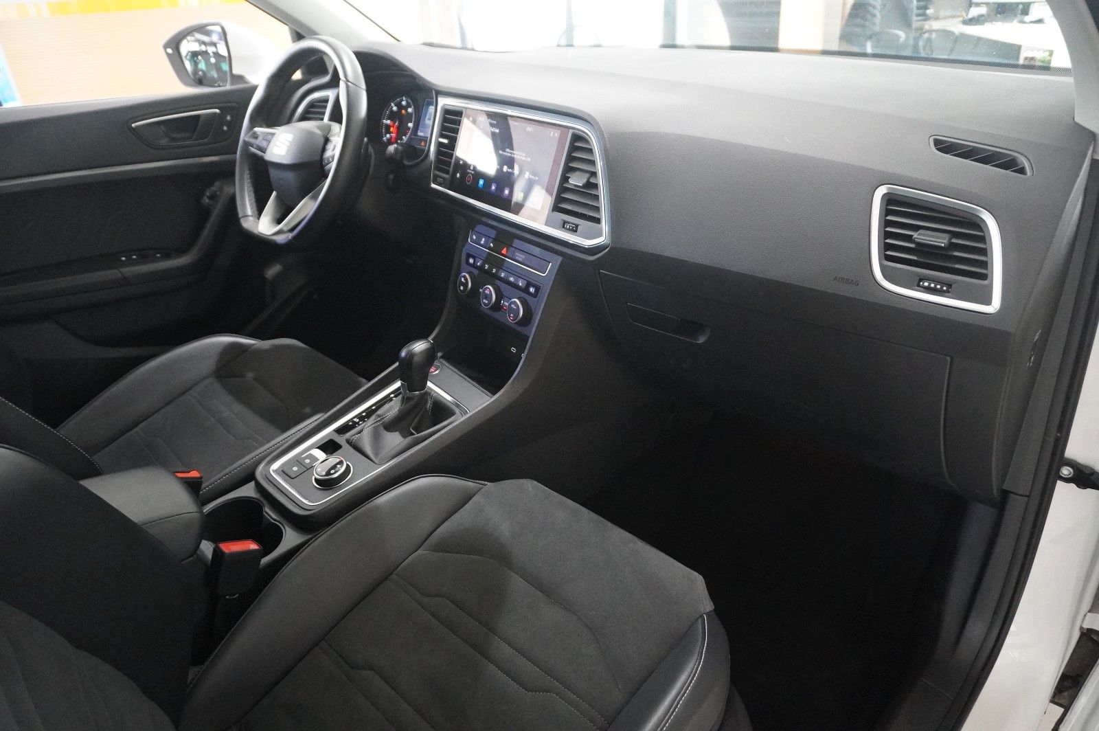 Fahrzeugabbildung SEAT Ateca 2.0 TDI 4DRIVE STYLE NAVI/LED/SH/SPORT/AHK