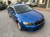 Skoda Octavia Lim. Elegance - Skoda Octavia: Blau