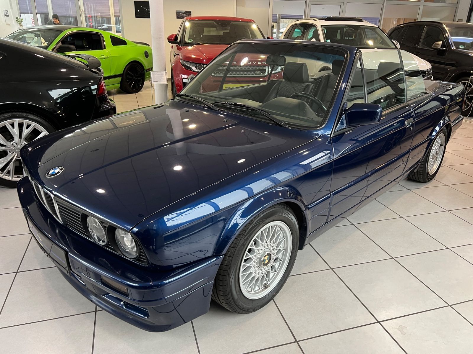 Fahrzeugabbildung BMW 325i E30 Cabrio M Technik 2 LAST EDITION *1of250