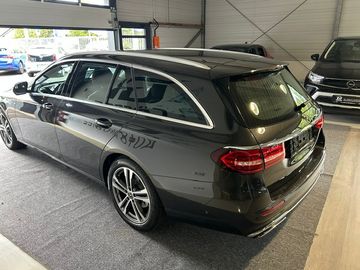 Mercedes E 220 - 8