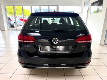 Volkswagen Golf - 6