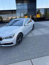 BMW 750i xDrive - - BMW 7er Reihe Gebrauchtwagen in Stuttgart