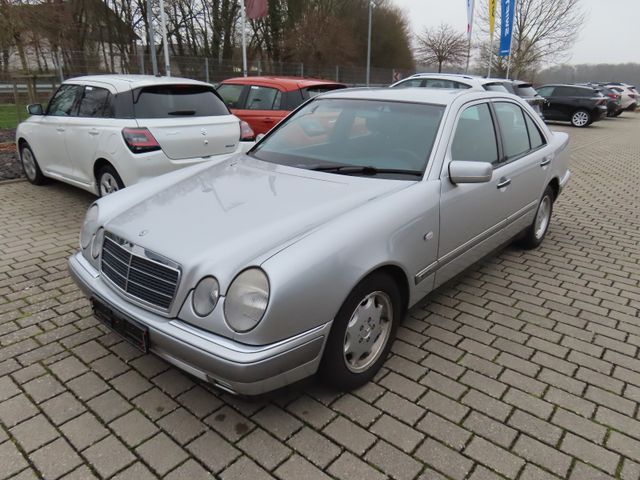 Mercedes-Benz E 240 ELEGANCE Automatik