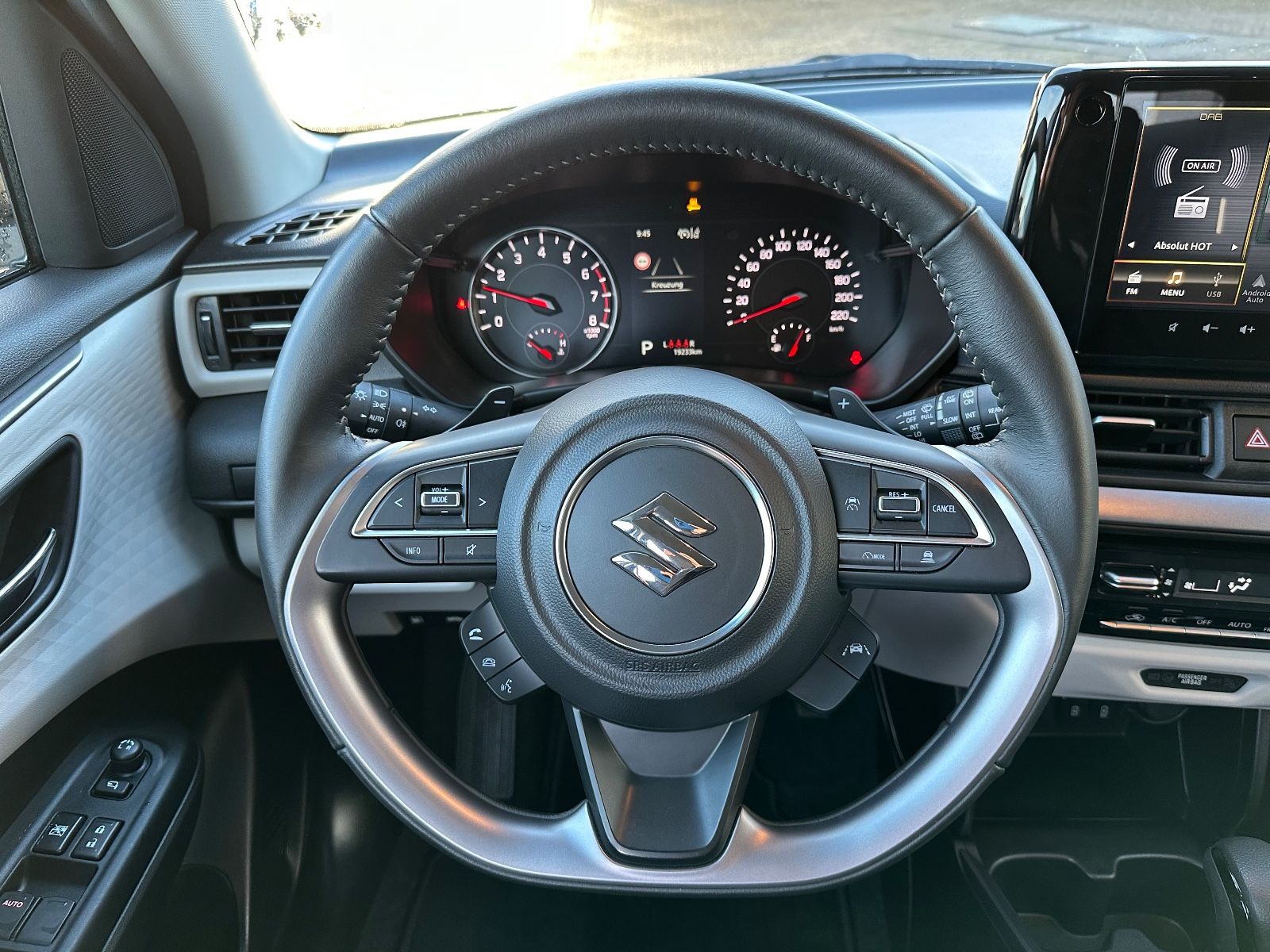 Fahrzeugabbildung Suzuki Swift 1.2 Dualjet Hybrid Comfort+ ACC/Navi/LED