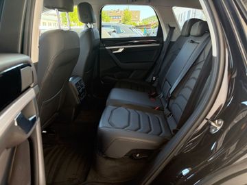 Volkswagen Touareg - 11